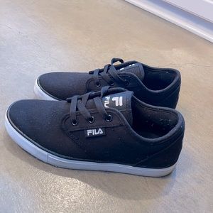 Black Filas